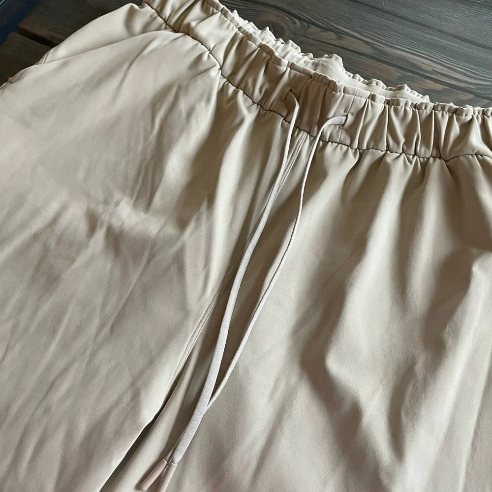 lululemon athletica Light Beige Elastic Waist Track Joggers